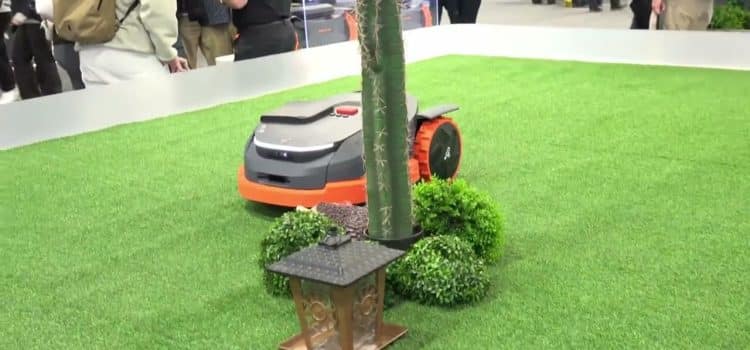 CES 2025: Segway Robotic Lawnmowers and Booth Walkthrough